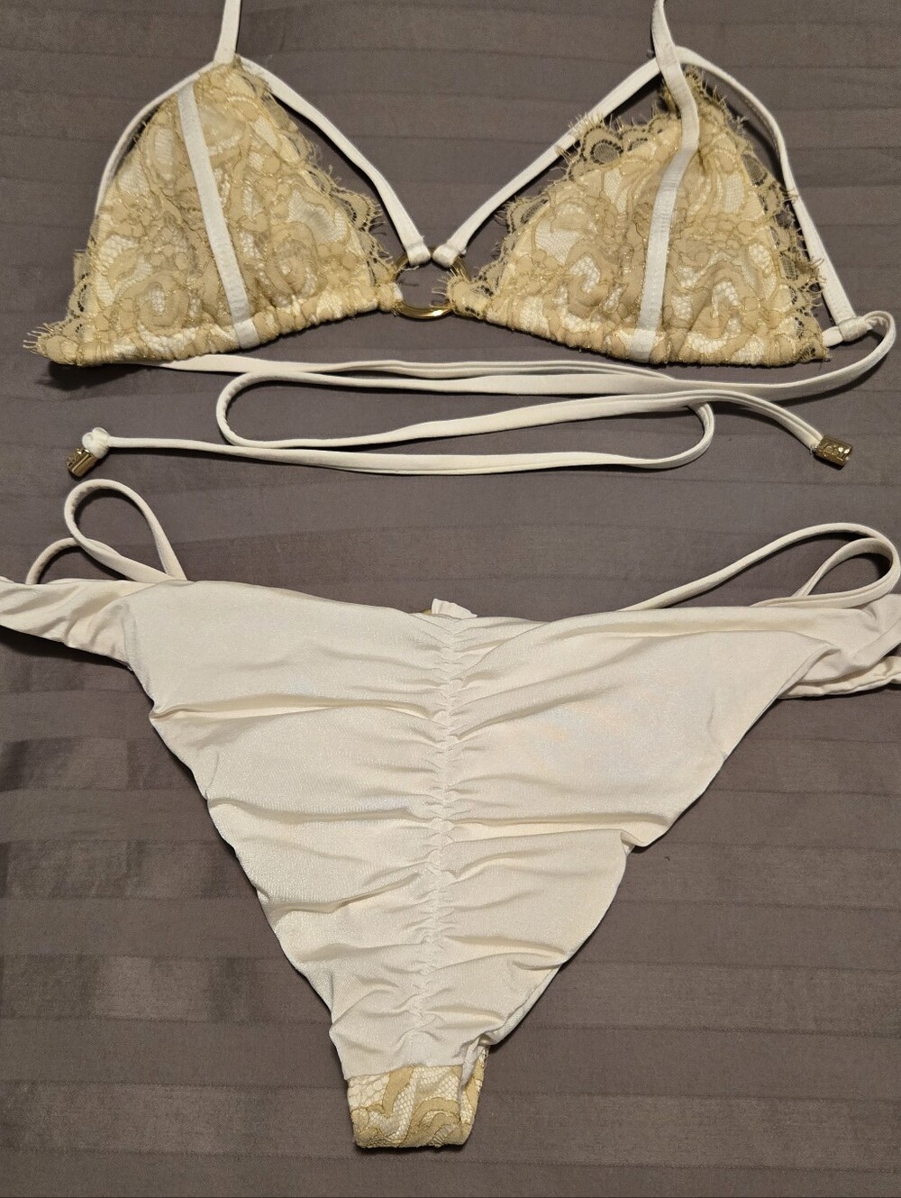 Beach Bunny Gun Powder And Lace Bikini Set In White. S/M - Picture 6 of 16